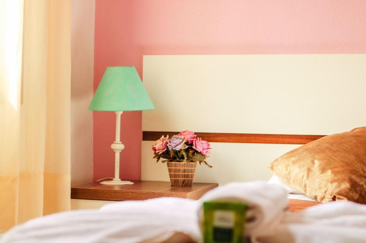 Cantinho Da Serra Bed and Breakfast Gramado Esterno foto